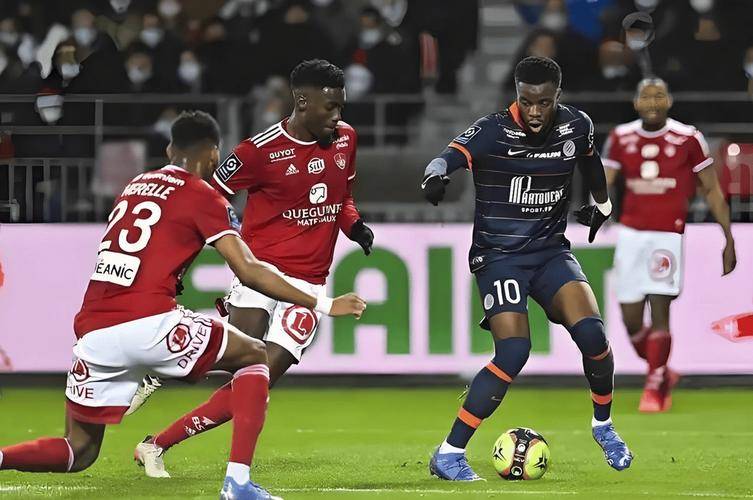 埃因霍温VS那不勒斯！落魄豪门生死战，三大看点定胜负